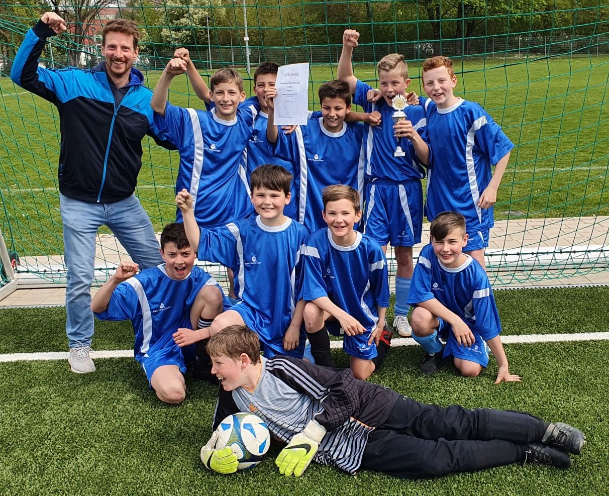 2122 Fussball